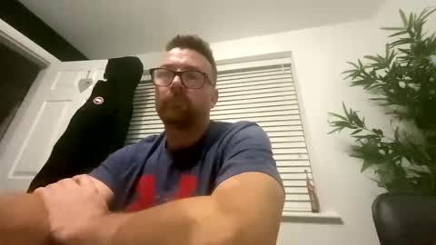 Snapshot of sharksboy16 chatting on 02-04-25, 05:21 Sharksboy online show from 02-04-25, 05:21