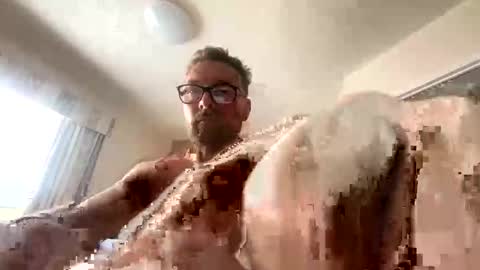 Snapshot of sharksboy16 chatting on 09-16-25, 03:57 Sharksboy online show from 09-16-25, 03:57