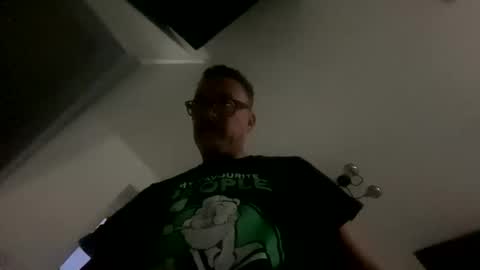 Snapshot of sharksboy16 chatting on 09-27-25, 05:34 Sharksboy online show from 09-27-25, 05:34