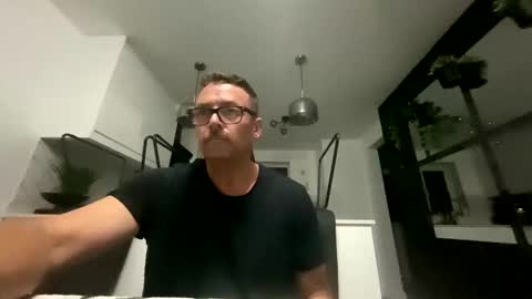 Snapshot of sharksboy16 chatting on 10-02-25, 02:40 Sharksboy online show from 10-02-25, 02:40