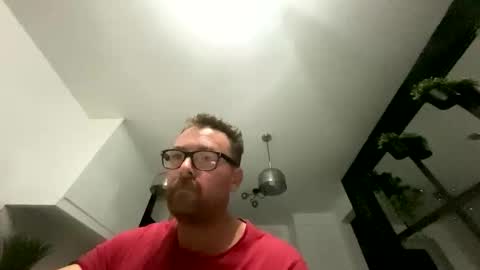 Snapshot of sharksboy16 chatting on 10-16-25, 04:02 Sharksboy online show from 10-16-25, 04:02