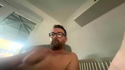 Snapshot of sharksboy16 chatting on 11-09-25, 07:39 Sharksboy online show from 11-09-25, 07:39