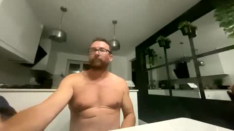 Snapshot of sharksboy16 chatting on 11-11-25, 04:34 Sharksboy online show from 11-11-25, 04:34