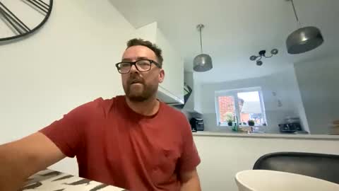 Snapshot of sharksboy16 chatting on 11-22-25, 07:51 Sharksboy online show from 11-22-25, 07:51