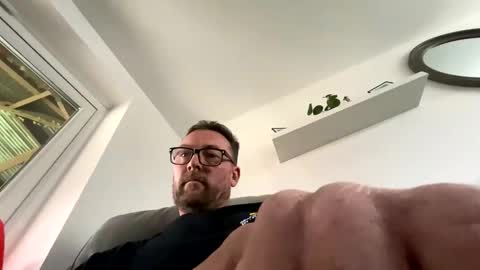 Snapshot of sharksboy16 chatting on 02-18-26, 01:40 Sharksboy online show from 02-18-26, 01:40