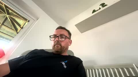 Sharksboy online show from 04-01-26, 12:17