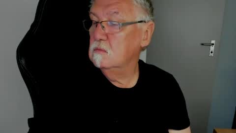 sharlots_pet online show from 05-04-26, 08:32