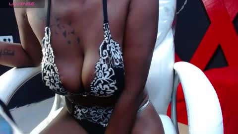 Snapshot of sharlotsh chatting on 10-21-25, 07:36 sharlotsh online show from 10-21-25, 07:36