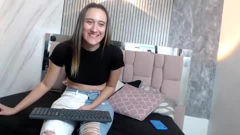 Sara online show from 12-05-25, 11:41