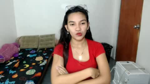 Snapshot of sharminex chatting on 06-17-26, 12:40 sharminex online show from 06-17-26, 12:40