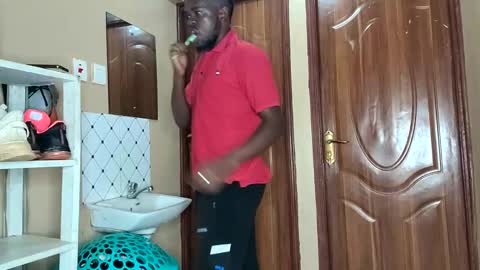 Snapshot of sharmly chatting on 12-31-24, 04:27 Sharmly online show from 12-31-24, 04:27