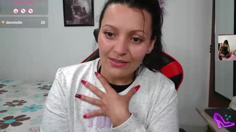 Snapshot of sharol_scarlett chatting on 01-18-25, 01:52 paola online show from 01-18-25, 01:52