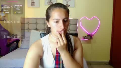 Snapshot of sharon_makelove chatting on 07-19-26, 02:32 ESTEFI online show from 07-19-26, 02:32