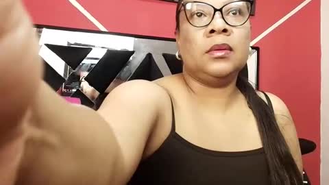 Snapshot of sharon_noa chatting on 02-20-26, 11:32 Sharon Noa online show from 02-20-26, 11:32