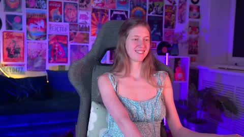 Snapshot of sharonevansi chatting on 02-05-25, 06:37 Sharon online show from 02-05-25, 06:37