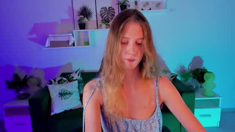 Snapshot of sharonevansi chatting on 02-08-25, 02:49 Sharon online show from 02-08-25, 02:49