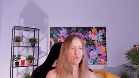 Snapshot of sharonevansi chatting on 02-13-25, 05:01 Sharon online show from 02-13-25, 05:01