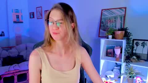 Snapshot of sharonevansi chatting on 03-06-25, 12:09 Sharon online show from 03-06-25, 12:09