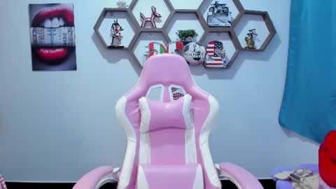 Snapshot of sharonsander1 chatting on 07-15-26, 01:11 Sharon online show from 07-15-26, 01:11