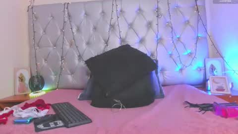Snapshot of sharonths chatting on 06-10-26, 06:40 sharonths online show from 06-10-26, 06:40