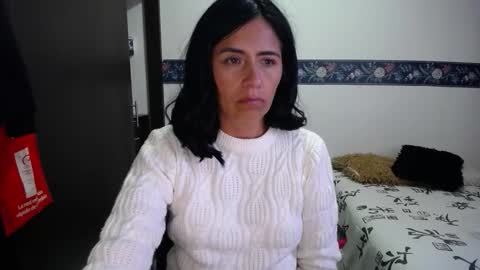 Snapshot of sharoon__cherry_ chatting on 11-01-25, 11:23 sharon online show from 11-01-25, 11:23