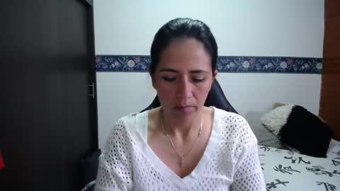 Snapshot of sharoon__cherry_ chatting on 11-06-25, 12:28 sharon online show from 11-06-25, 12:28