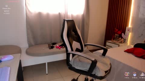 SASHA BLOOM online show from 11-26-25, 04:41