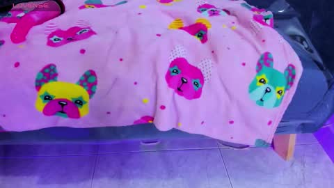 Snapshot of shaunadream chatting on 10-10-25, 03:11 Lady Shauna online show from 10-10-25, 03:11