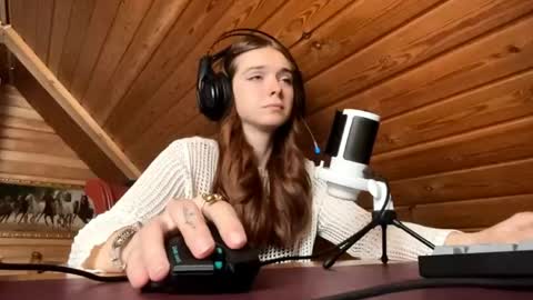Snapshot of shavonflosi chatting on 05-22-26, 05:36 Maria online show from 05-22-26, 05:36