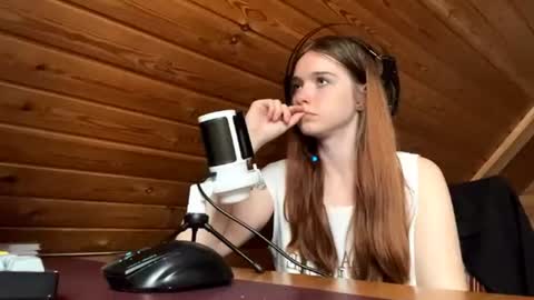 Snapshot of shavonflosi chatting on 06-17-26, 04:26 Maria online show from 06-17-26, 04:26