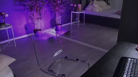 Snapshot of shayblonde chatting on 01-20-25, 01:18 shayblonde online show from 01-20-25, 01:18