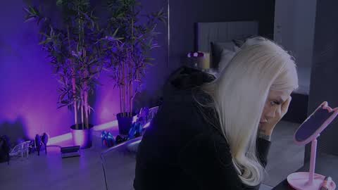 Snapshot of shayblonde chatting on 02-03-25, 08:03 shayblonde online show from 02-03-25, 08:03