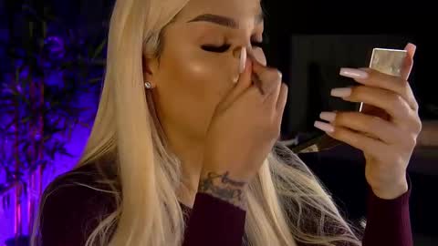 Snapshot of shayblonde chatting on 03-02-25, 08:07 shayblonde online show from 03-02-25, 08:07