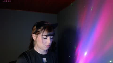 Snapshot of she_alice chatting on 04-28-26, 04:06 she_alice online show from 04-28-26, 04:06