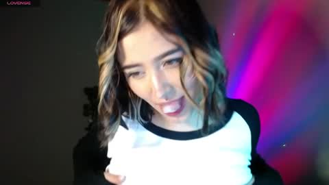 Snapshot of she_alice chatting on 04-29-26, 04:49 she_alice online show from 04-29-26, 04:49