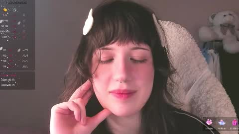 Chiara online show from 11-30-25, 01:09