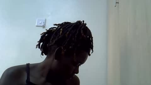 Snapshot of shees_sweet chatting on 05-12-26, 01:08 shees_sweet online show from 05-12-26, 01:08