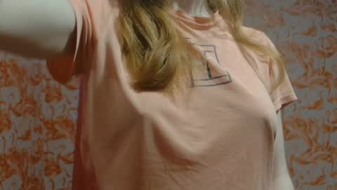 Snapshot of shelikessoymilk chatting on 02-05-25, 11:06 Erika online show from 02-05-25, 11:06