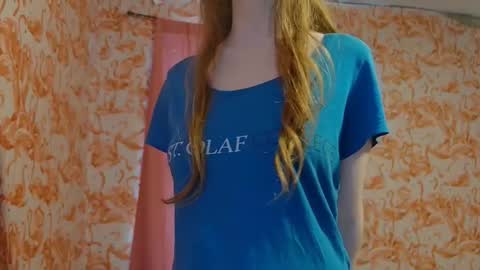 Snapshot of shelikessoymilk chatting on 10-12-25, 07:35 Erika online show from 10-12-25, 07:35