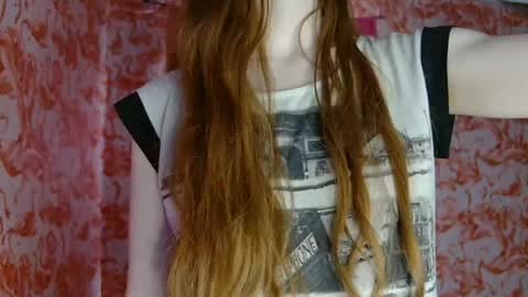 Snapshot of shelikessoymilk chatting on 05-17-26, 05:42 Erika online show from 05-17-26, 05:42