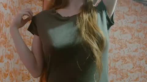 Snapshot of shelikessoymilk chatting on 06-16-26, 03:53 Erika online show from 06-16-26, 03:53