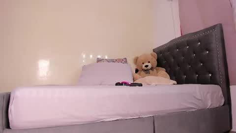 S H E L L  online show from 06-25-26, 11:20