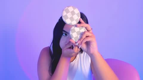 Snapshot of shelly_rohades chatting on 10-17-25, 01:31 online show from 10-17-25, 01:31