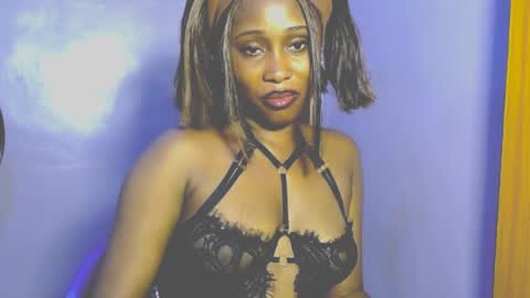 Snapshot of shena_xnomy chatting on 06-19-26, 07:01 Favour online show from 06-19-26, 07:01