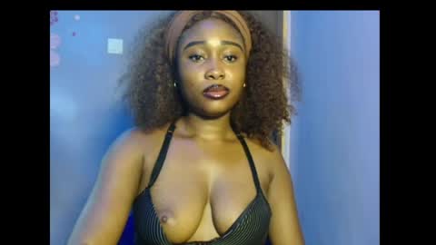 Snapshot of shena_xnomy chatting on 06-23-26, 06:33 Favour online show from 06-23-26, 06:33