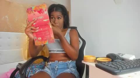 Snapshot of shenielxxx chatting on 12-05-24, 12:22 shenielxxx online show from 12-05-24, 12:22