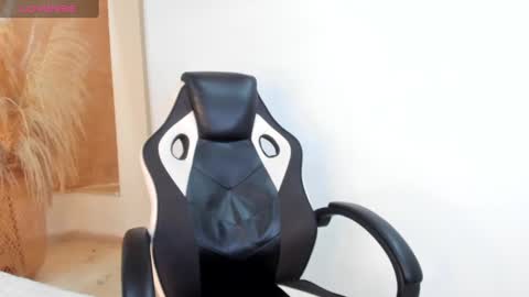 Snapshot of shenielxxx chatting on 03-01-25, 01:18 shenielxxx online show from 03-01-25, 01:18