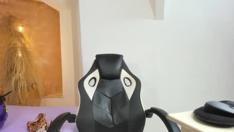 Snapshot of shenielxxx chatting on 02-27-26, 01:22 shenielxxx online show from 02-27-26, 01:22