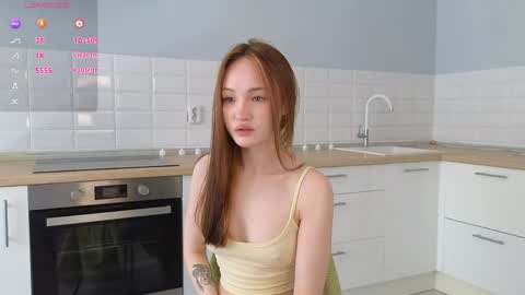 Snapshot of sherelllungwitz chatting on 06-08-26, 04:02 Alice online show from 06-08-26, 04:02