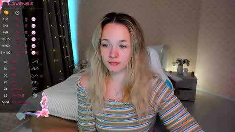 Snapshot of sherill_brill chatting on 03-09-25, 07:45 Sheril online show from 03-09-25, 07:45